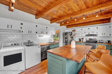 Step into this 3-bedroom, 2-bath Lake Harmony home showcasing on Split Rock Resort and Country Club in Pennsylvania - for sale on GolfHomes.com, golf home, golf lot