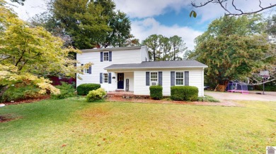 WELCOME TO COUNTRY CLUB ESTATES! This STUNNING 4 BEDROOM, 4 BATH on  in Kentucky - for sale on GolfHomes.com, golf home, golf lot
