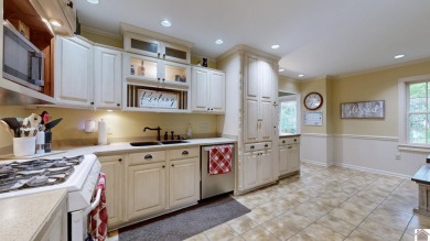 WELCOME TO COUNTRY CLUB ESTATES! This STUNNING 4 BEDROOM, 4 BATH on  in Kentucky - for sale on GolfHomes.com, golf home, golf lot