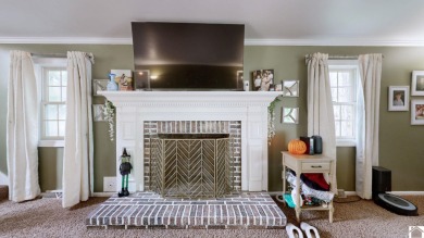 WELCOME TO COUNTRY CLUB ESTATES! This STUNNING 4 BEDROOM, 4 BATH on  in Kentucky - for sale on GolfHomes.com, golf home, golf lot