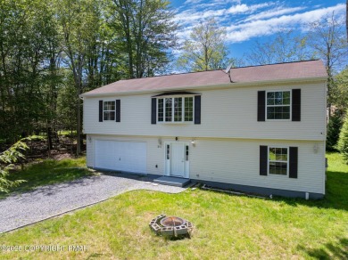 ULTRA MODERN RENOVATED COLONIAL Tastefully Renovated 4BR 3 Full on Pocono Farms Country Club in Pennsylvania - for sale on GolfHomes.com, golf home, golf lot