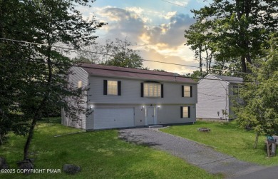ULTRA MODERN RENOVATED COLONIAL Tastefully Renovated 4BR 3 Full on Pocono Farms Country Club in Pennsylvania - for sale on GolfHomes.com, golf home, golf lot
