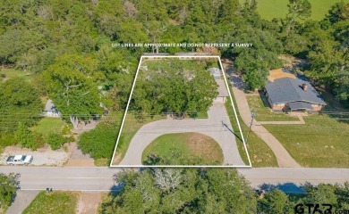Enjoy resort style living in this beautiful 3-bedroom, 2.5-bath on Hide-A-Way Lake Golf Course in Texas - for sale on GolfHomes.com, golf home, golf lot