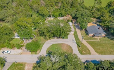 Enjoy resort style living in this beautiful 3-bedroom, 2.5-bath on Hide-A-Way Lake Golf Course in Texas - for sale on GolfHomes.com, golf home, golf lot