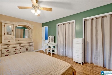 Welcome to this charming home on 1.5 acres in the desirable on Lakeview Country Club in Alabama - for sale on GolfHomes.com, golf home, golf lot