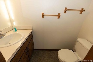 You could start your new year, with your new condo. Clean and on Marysville Golf Course in Michigan - for sale on GolfHomes.com, golf home, golf lot