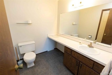 You could start your new year, with your new condo. Clean and on Marysville Golf Course in Michigan - for sale on GolfHomes.com, golf home, golf lot