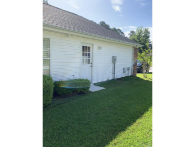 Single level 4 bedrooms, 3 full baths home on a corner lot in on Arrowhead Country Club in South Carolina - for sale on GolfHomes.com, golf home, golf lot
