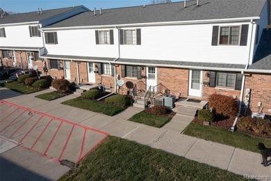 You could start your new year, with your new condo. Clean and on Marysville Golf Course in Michigan - for sale on GolfHomes.com, golf home, golf lot