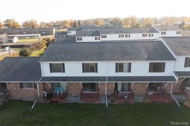 You could start your new year, with your new condo. Clean and on Marysville Golf Course in Michigan - for sale on GolfHomes.com, golf home, golf lot