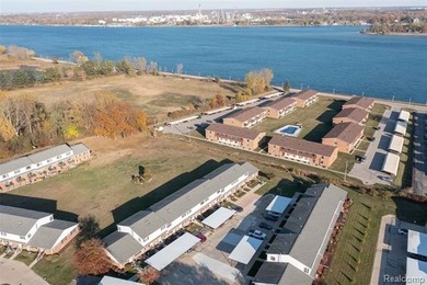 You could start your new year, with your new condo. Clean and on Marysville Golf Course in Michigan - for sale on GolfHomes.com, golf home, golf lot