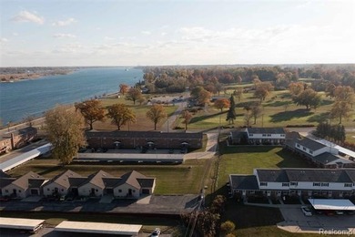 You could start your new year, with your new condo. Clean and on Marysville Golf Course in Michigan - for sale on GolfHomes.com, golf home, golf lot