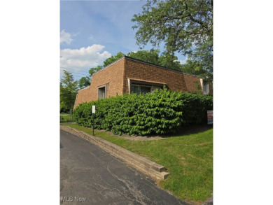 Welcome to this beautifully renovated 2-bedroom, 1.5-bath on Ridgewood Golf Course in Ohio - for sale on GolfHomes.com, golf home, golf lot