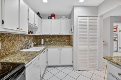 Welcome to Hunters Run Country Club! This 2 bedroom, 2 bathroom on Hunters Run Golf and Country Club in Florida - for sale on GolfHomes.com, golf home, golf lot