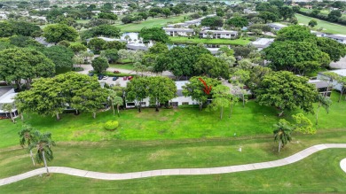 Welcome to Hunters Run Country Club! This 2 bedroom, 2 bathroom on Hunters Run Golf and Country Club in Florida - for sale on GolfHomes.com, golf home, golf lot