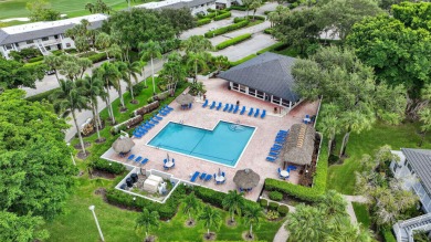 Welcome to Hunters Run Country Club! This 2 bedroom, 2 bathroom on Hunters Run Golf and Country Club in Florida - for sale on GolfHomes.com, golf home, golf lot