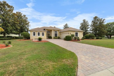 Country Club Living at Its Finest in Glen Lakes! This on Glen Lakes Country Club in Florida - for sale on GolfHomes.com, golf home, golf lot