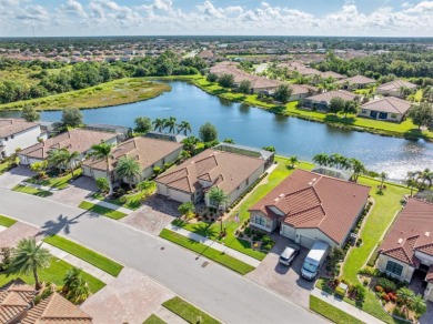 EVERY DAY WILL FEEL LIKE A VACATION IN THIS AMAZING HOME! on Plantation Golf and Country Club in Florida - for sale on GolfHomes.com, golf home, golf lot