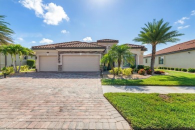 EVERY DAY WILL FEEL LIKE A VACATION IN THIS AMAZING HOME! on Plantation Golf and Country Club in Florida - for sale on GolfHomes.com, golf home, golf lot