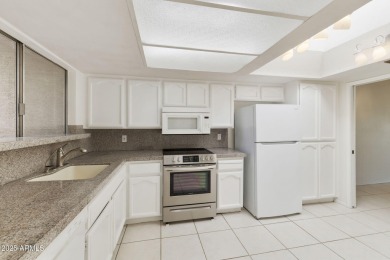 Charming 3BR, 2BA villa on the golf course in the popular active on Cottonwood Country Club in Arizona - for sale on GolfHomes.com, golf home, golf lot