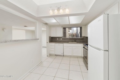 Charming 3BR, 2BA villa on the golf course in the popular active on Cottonwood Country Club in Arizona - for sale on GolfHomes.com, golf home, golf lot