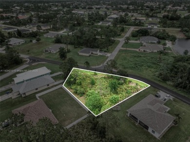 Build your dream home in the desirable Sun 'N Lake community of on Sun n Lake Golf and Country Club in Florida - for sale on GolfHomes.com, golf home, golf lot