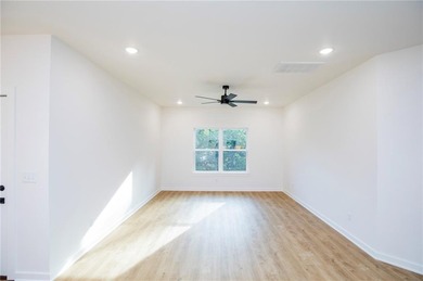 $5,000 Buyer Incentive! Come enjoy Bella Vista and all it has to on Bella Vista - Metfield Golf Complex and Country Club in Arkansas - for sale on GolfHomes.com, golf home, golf lot