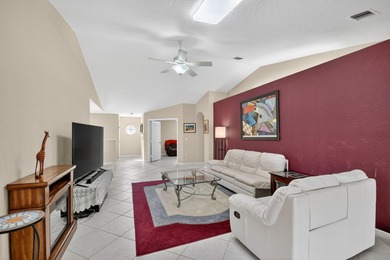 Spacious 1650 sq ft upstairs coach home with Vaulted ceilings on Westchester Golf and Country Club in Florida - for sale on GolfHomes.com, golf home, golf lot
