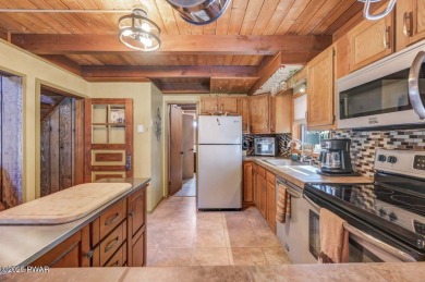 Beautifully Maintained Home Near the Golf Course in The on The Hideout Golf in Pennsylvania - for sale on GolfHomes.com, golf home, golf lot