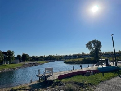 Location is what will bring you to this spacious 4 bedroom 3 on Izatys Golf and Yacht Club in Minnesota - for sale on GolfHomes.com, golf home, golf lot