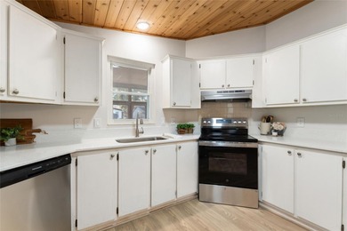 A clean, bright, and inviting manufactured home offering on Lakes of Lady Lake Golf Course in Florida - for sale on GolfHomes.com, golf home, golf lot