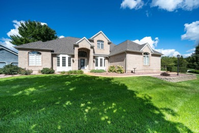 Beautiful brick-front home in Wellington Lakes, Granger! Enjoy on Knollwood Country Club in Indiana - for sale on GolfHomes.com, golf home, golf lot