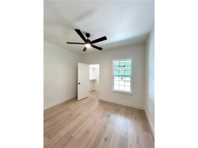 Discover this stunning new cons't craftsman style home located on Bella Vista Country Club - Highlands in Arkansas - for sale on GolfHomes.com, golf home, golf lot