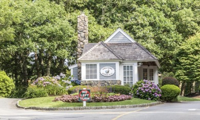 Main floor living, townhome with 2 bedrooms+ 3 full baths & on The Club At Yarmouthport in Massachusetts - for sale on GolfHomes.com, golf home, golf lot