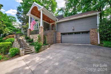 A BRAND-NEW ROOF crowns this beauty! The elegant entry welcomes on River Hills Country Club in South Carolina - for sale on GolfHomes.com, golf home, golf lot