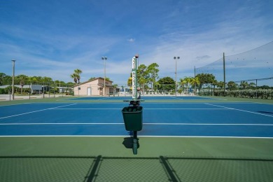 Sassy and charming 2 bedroom, 2 full bath home in award-winning on Maple Leaf Golf and Country Club in Florida - for sale on GolfHomes.com, golf home, golf lot