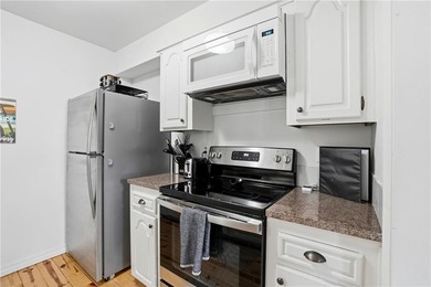 Experience the perfect blend of comfort and convenience in the on Bella Vista Country Club and Golf Course in Arkansas - for sale on GolfHomes.com, golf home, golf lot