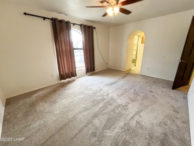Close to the golf course. This charming home with plenty of on London Bridge Golf Course in Arizona - for sale on GolfHomes.com, golf home, golf lot