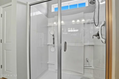 Lovely spotless spacious 3 Bedroom 2 bath single story 4-years on Ocean Ridge Plantation in North Carolina - for sale on GolfHomes.com, golf home, golf lot