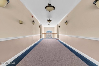 Breathtaking penthouse in Knob Hill. Truly affordable country on Knob Hill Golf Club in New Jersey - for sale on GolfHomes.com, golf home, golf lot