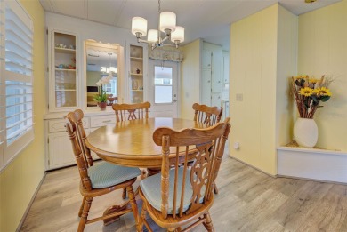REDUCED!! MAINTENANCE-FREE AND MOVE-IN READY! Welcome to VENICE on Pelican Pointe Golf and Country Club in Florida - for sale on GolfHomes.com, golf home, golf lot