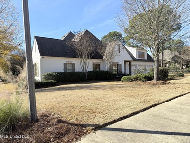 Excellent, well cared for home located on a corner lot in on Reunion Golf Club in Mississippi - for sale on GolfHomes.com, golf home, golf lot