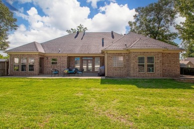 Beautiful 4 bedroom, 2 bath, & BONUS ROOM home in Benton on a on Silver Springs Country Club in Arkansas - for sale on GolfHomes.com, golf home, golf lot