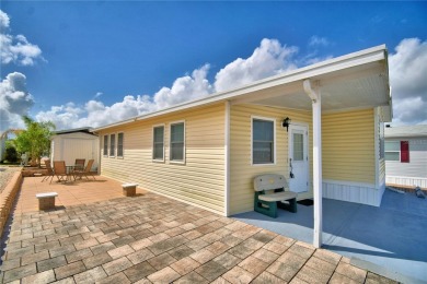 BEAUTIFUL WELL-MAINTAINED FLORIDA GETAWAY OR FULL-TIME LIVING in on Southern Dunes Golf and Country Club in Florida - for sale on GolfHomes.com, golf home, golf lot