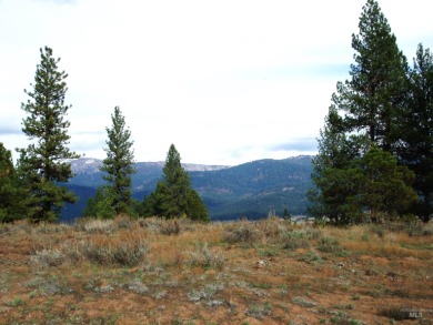 Fabulous lot in beautiful Meadow Creek Subdivision. This lot has on Meadowcreek Golf Resort in Idaho - for sale on GolfHomes.com, golf home, golf lot
