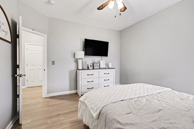 Beautifully updated 2-bedroom, 2-bath corner unit condo in the on The Course at Aberdeen in Indiana - for sale on GolfHomes.com, golf home, golf lot