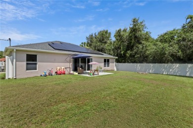 Short Sale. Welcome to this spacious 4-bedroom, 2-bath, 2-car on Bobcat Trail Golf Club in Florida - for sale on GolfHomes.com, golf home, golf lot