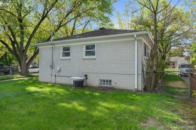 Don't miss this clean, well-maintained 3-bedroom, 1-bath ranch on Western Golf and Country Club in Michigan - for sale on GolfHomes.com, golf home, golf lot