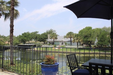 If you want a quiet and relaxing waterfront home and/or vacation on Horseshoe Bay Private Golf Course in Texas - for sale on GolfHomes.com, golf home, golf lot