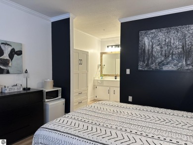 Recently renovated studio condo right in the heart of Shanty on Shanty Creek Golf Course in Michigan - for sale on GolfHomes.com, golf home, golf lot